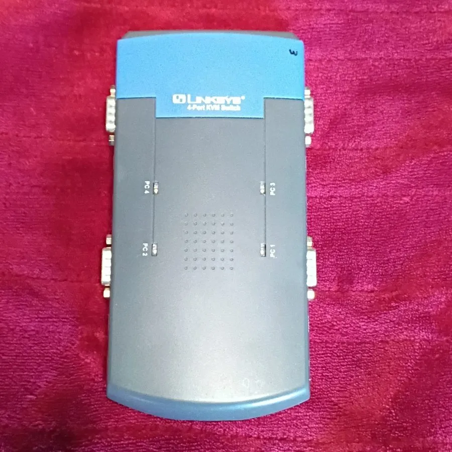 KVM-переключатель Linksys ProConnect (PS2KVM4) 4-Ports External KVM switch PS/2 — фото лота 1