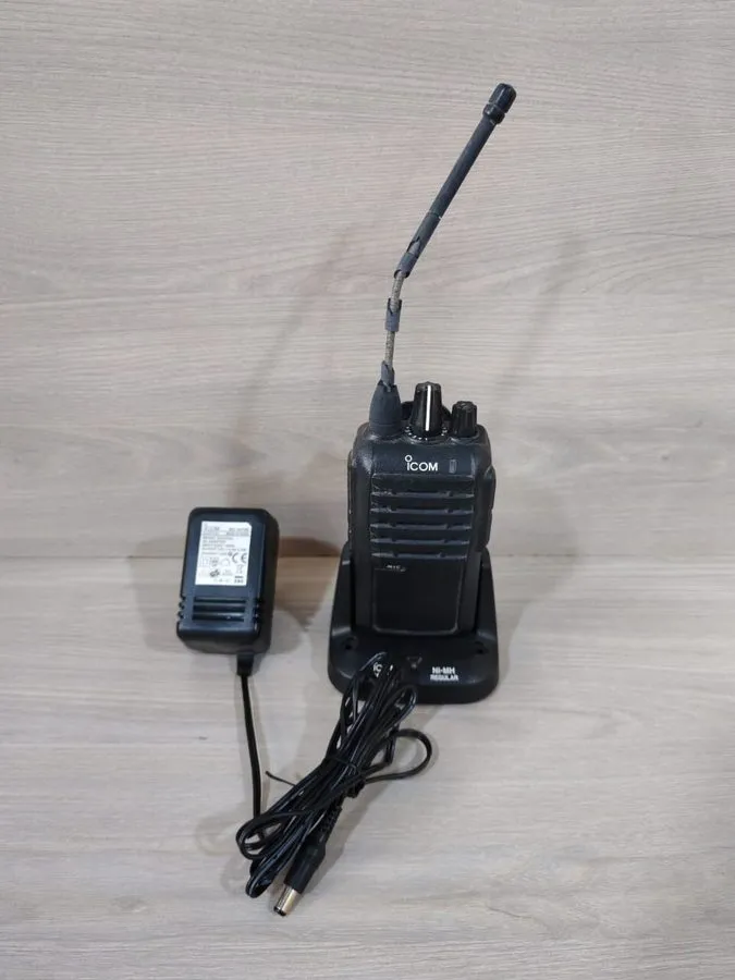 Зарядное устройство ICOM IC-F4003 Regular Charger Portable Radio