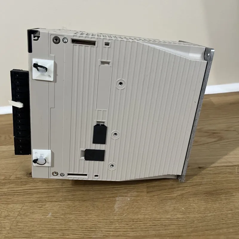 Сервопривод YASKAWA ELECTRIC SGDV-3R5D21A002000 ( )