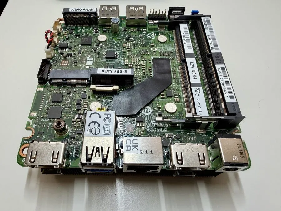 Оргтехника Intel NUC11 Mini PC Intel Core i7 11th Gen Compact Powerhouse — фото лота 1