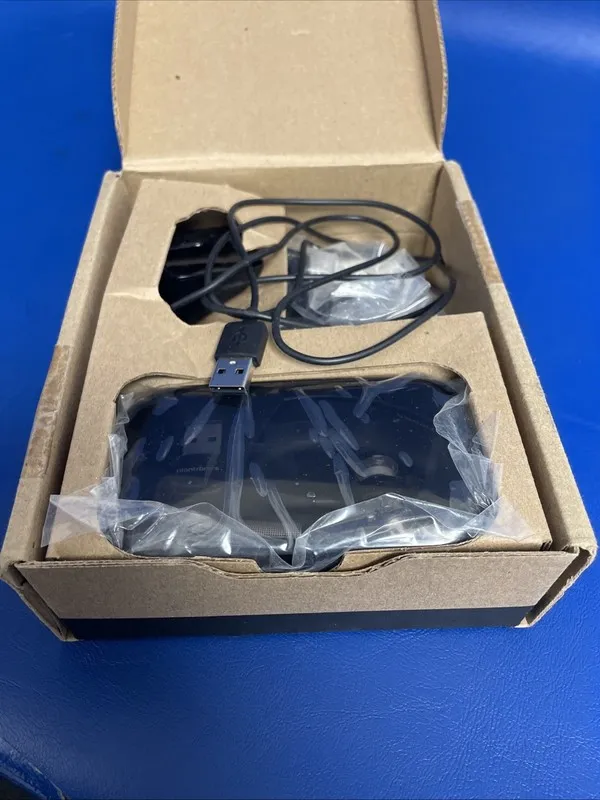 VoIP-шлюз CLEAN Plantronics Voyager Legend UC B235-M Bluetooth Headset