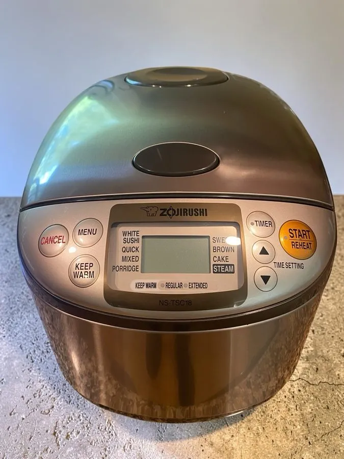 Рисоварка Zojirushi NSTSC18 10 Cups Micom Rice Cooker & Warmer
