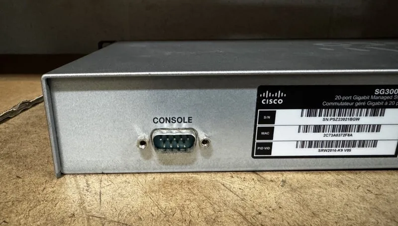 Коммутатор Cisco SG300-20 20-Port Gigabit Managed Ethernet Switch PoE — фото лота 4
