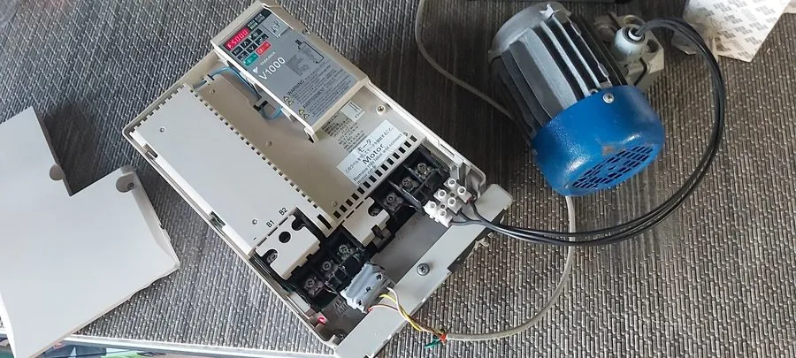 Частотный преобразователь CIMR-VC4A0031fAA VZA4011FAA V1000 11-15KW 400V OK OMRO