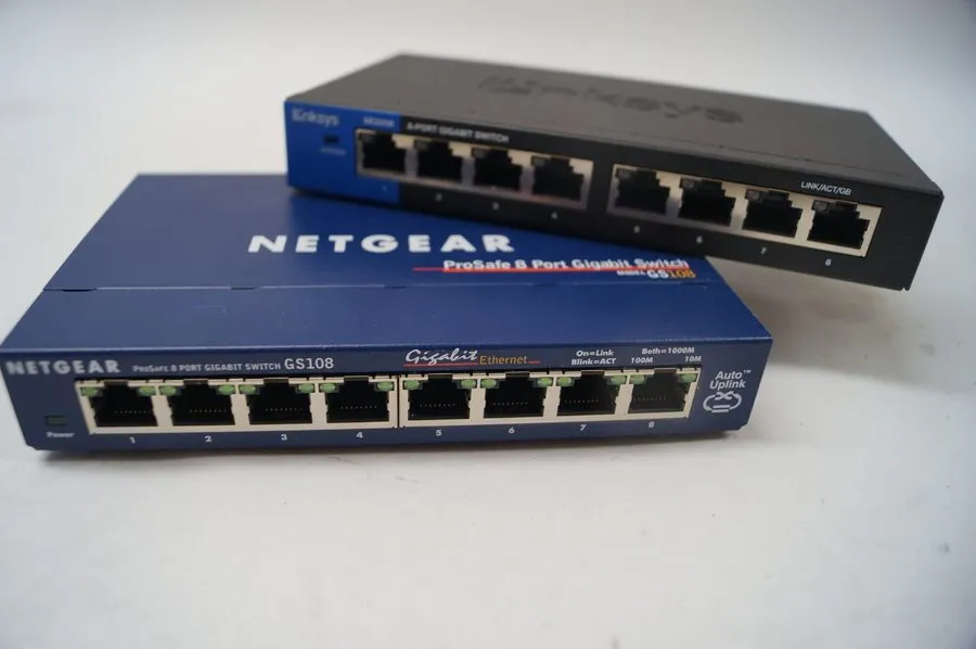 Коммутатор Linksys SE3008 8-Port Gigabit Ethernet Desktop Switch