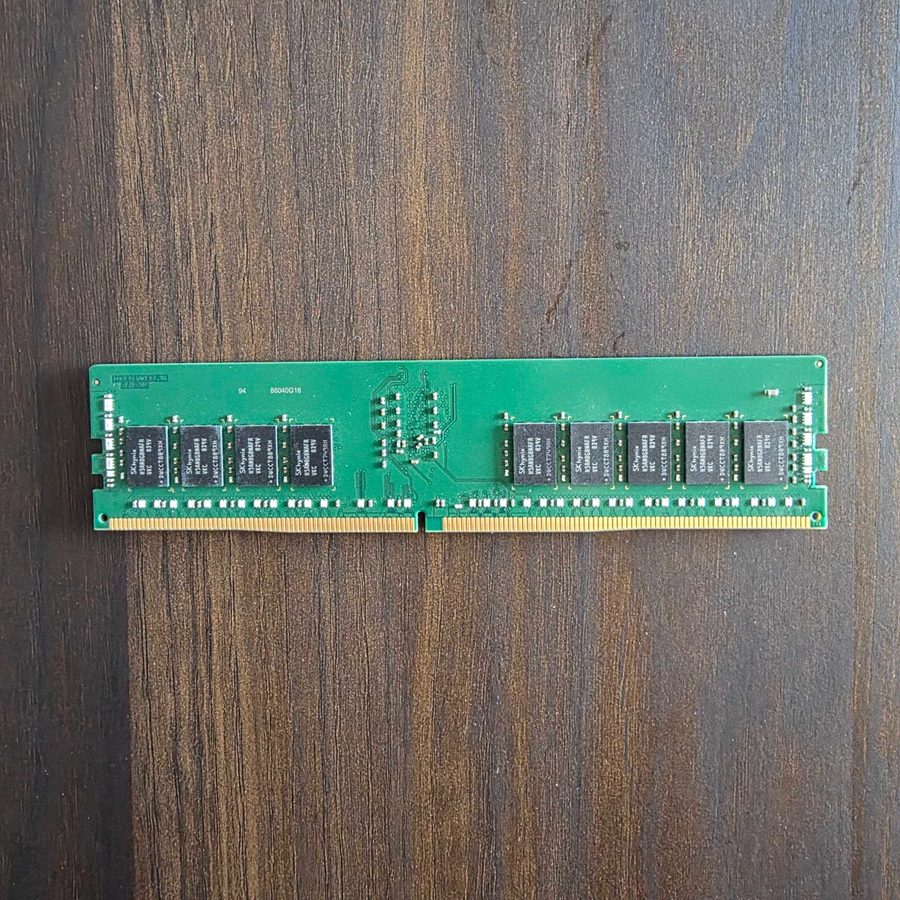 Модуль памяти SK Hynix HMA82GR7AFR8N-VK T3 AA 16GB 2Rx8 PC4-2666V DDR4 ECC Serve