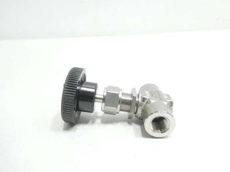 Клапан Swagelok SS-1RF2 Stainless Steel Integral Bonnet Needle Valve FNSP