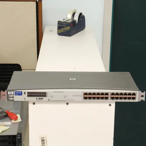 Коммутатор HP Procurve Model 2124 J4868A 24 port 10/100 Ethernet Switch