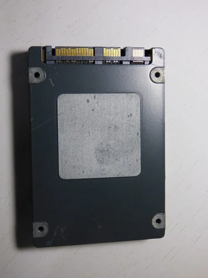 Сервер SanDisk 1.6TB SSD SAS 2.5" 12Gbps Server Hard Drive SDLTOCKR-016T-5CA1 12 — фото лота 1
