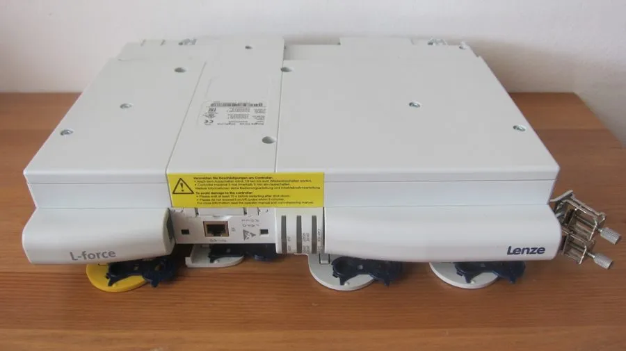 Сервопривод Lenze E94ASHE0044 Servo Drive