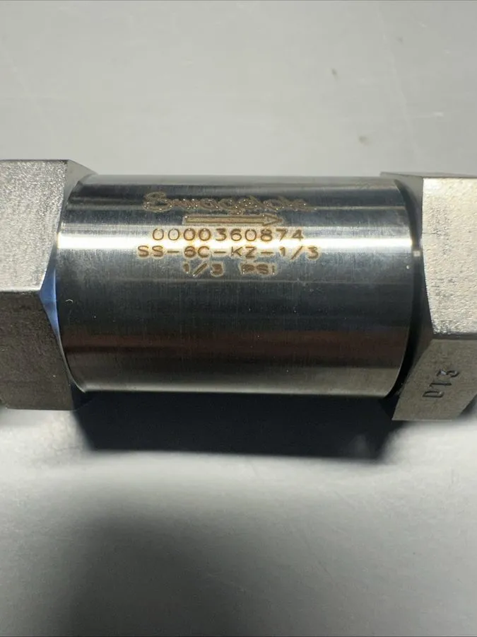 Клапан Swagelok SS-6C-KZ-1/3 Stainless Steel Poppet Check Valve FNSP — фото лота 2