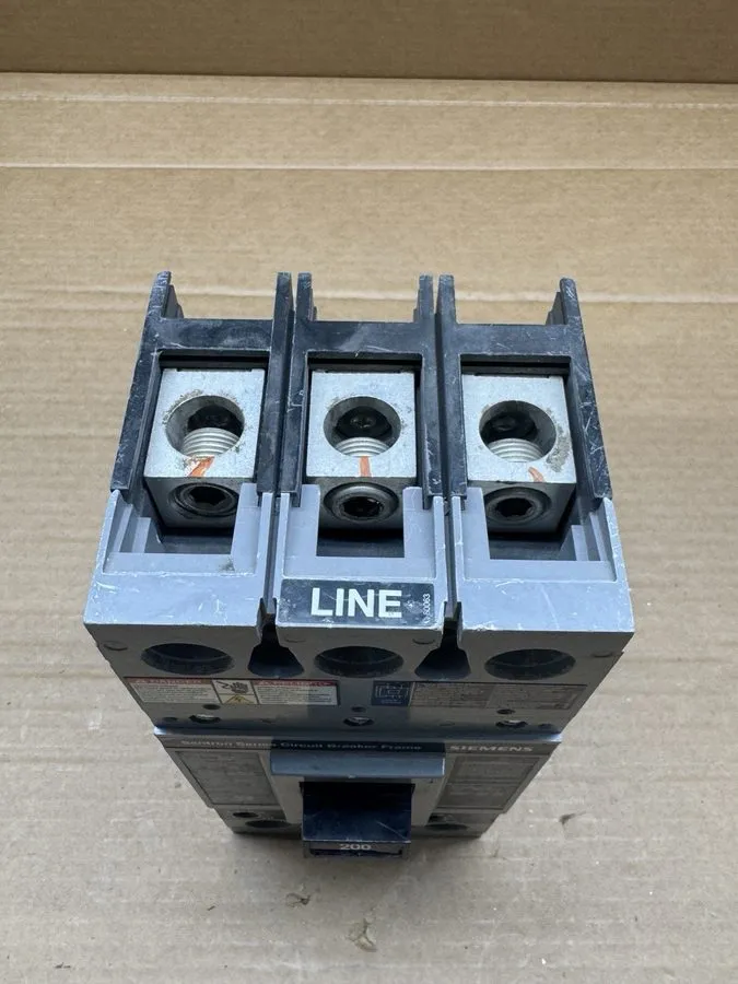 Автоматический выключатель Siemens HFD63B200 HFD63F250 200A 3-Pole 600V Sentron 