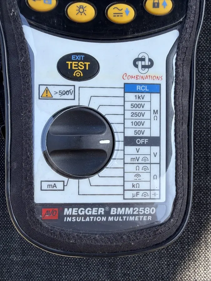 Тестер AVO Megger BMM2580 Hand-held Insulation Tester W/ CASE & ACCESSORIES (OQI — фото лота 2