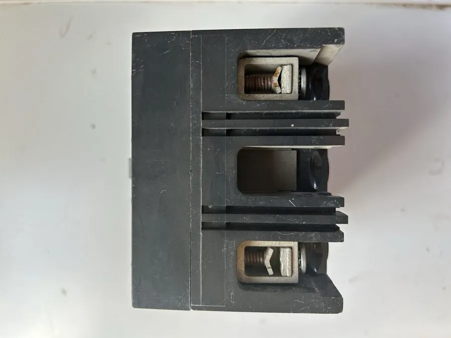 Автоматический выключатель THED124020 General Electric 20A 2P 480V 250VDC Bolt-O