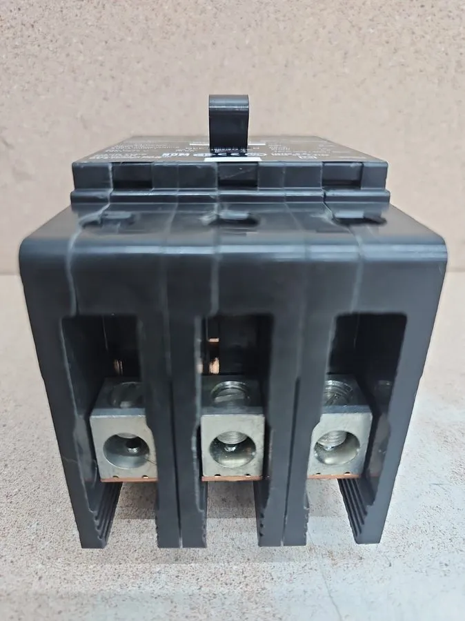 Автоматический выключатель SQUARE D EDB34100 EDB 3 POLE 100 AMP 480v CIRCUIT BRE