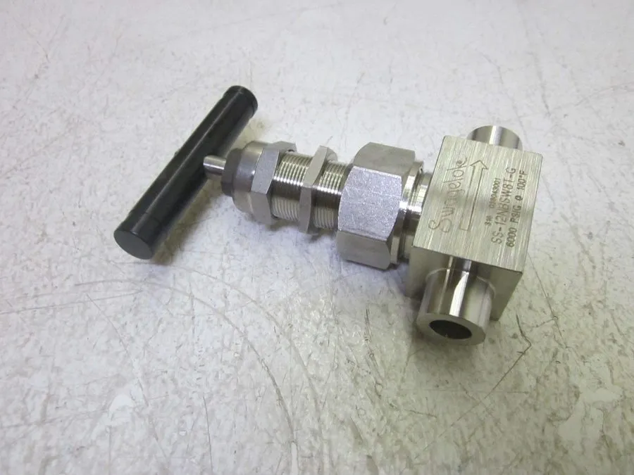 Клапан Swagelok SS-12NBSW8T-G SS Severe-Service Union-Bonnet Needle Valve