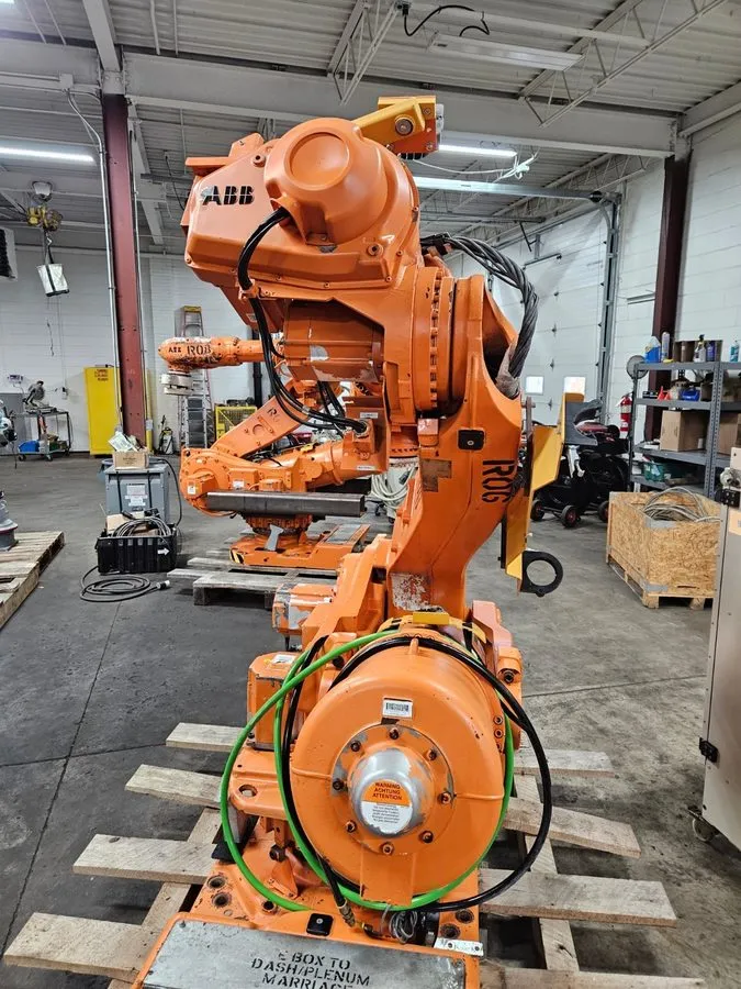 Робот ABB IRB 6650-200/3.0 Industrial Robot With S4C Plus Controller 66-35703 — фото лота 2