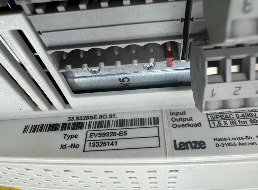 Сервопривод EVS9328-ES LENZE SERVO DRIVE