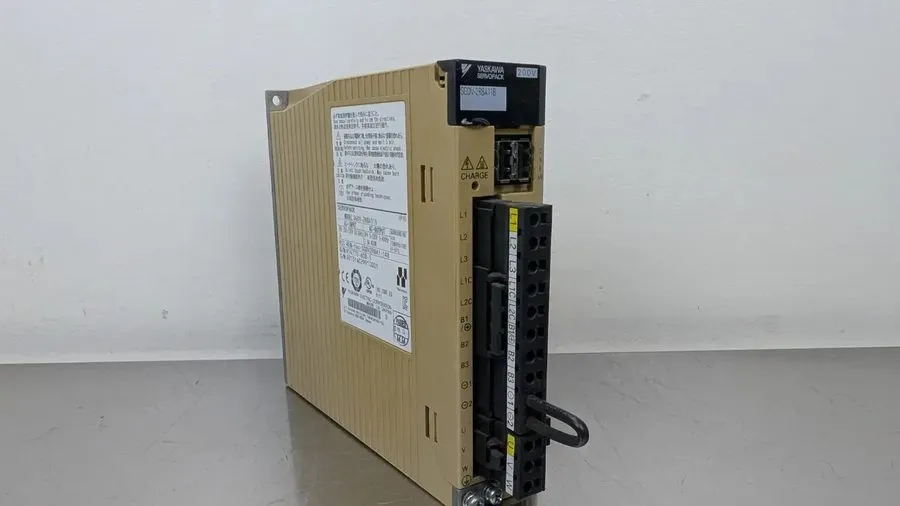 Сервопривод Yaskawa Servo Drive, SGDV-2R8A11B