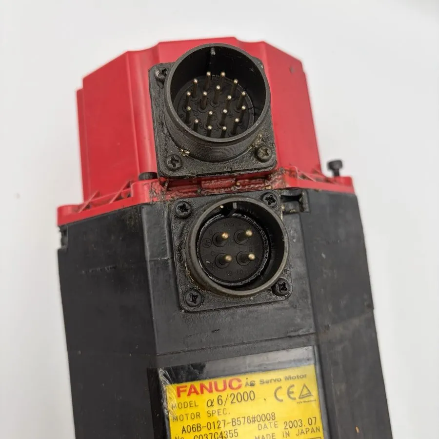 Серводвигатель Fanuc AC Servo Motor A06B-0127-B576 #0008 — фото лота 2