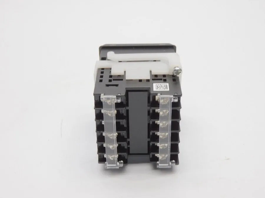 Датчик OMRON E5CC-QX3D5M-000 24V 2A NSMP