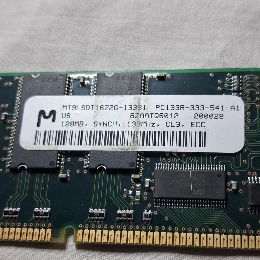 Модуль памяти Micron MT9LSDT1672G-133B1 128MB PC133R ECC Registered SDRAM 168-Pi — фото лота 1