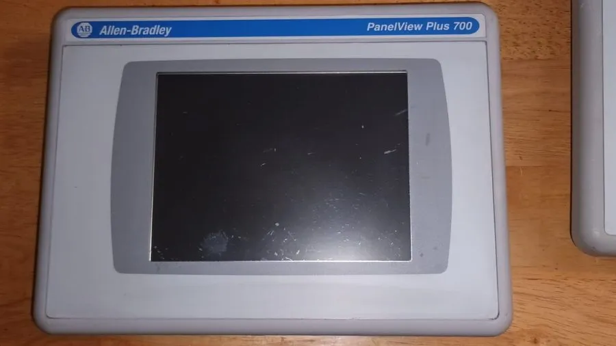 Панель оператора Allen-Bradley 2711P-RDT7C FACTORY PanelView Plus 700
