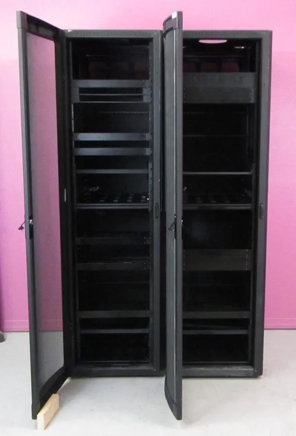 Стойка/шкаф 2 Middle Atlantic BGR-4532 Electronic Enclosure 45U Server Rack Cabi — фото лота 1