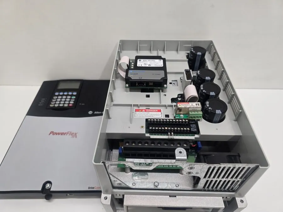 Частотный преобразователь ALLEN BRADLEY 20AD022A3AYNANC0 SER A POWERFLEX 70 DRIV