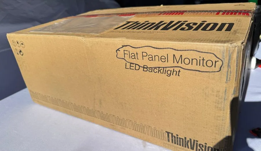 Монитор Lenovo ThinkVision LT2252p 22" Monitor 1680x1050 5ms 250Nit VESA 100x100 — фото лота 2