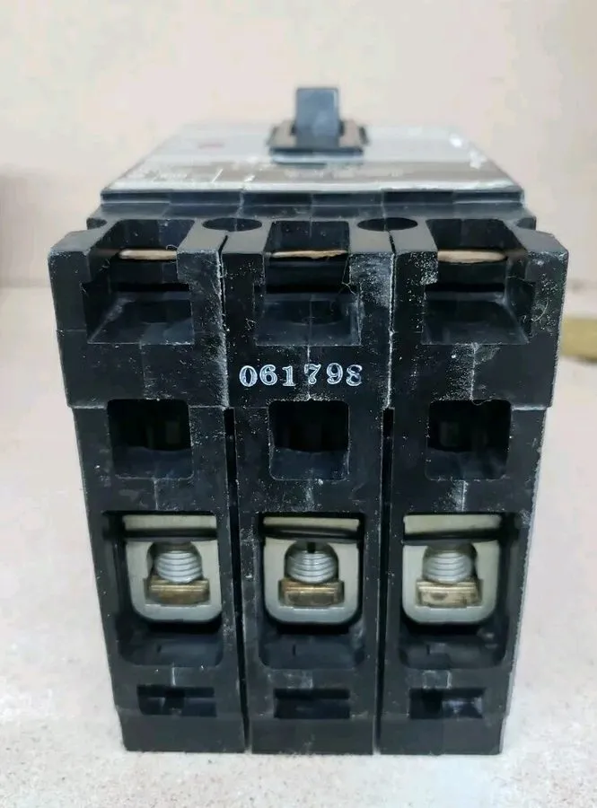 Автоматический выключатель Siemens Sentron Seires Breaker HED43B050 3 Pole 50 Am