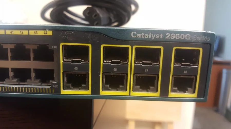 Коммутатор Cisco WS-C2960G-24TC-L 24-Port Gigabit w/ 1Gb SFP Switch 2960G