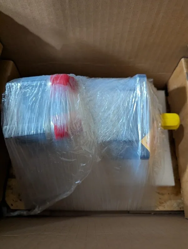 Серводвигатель Allen-Bradley Servo Motor MPL-B420P-SK72AA 2 kW 6000 RPM — фото лота 1