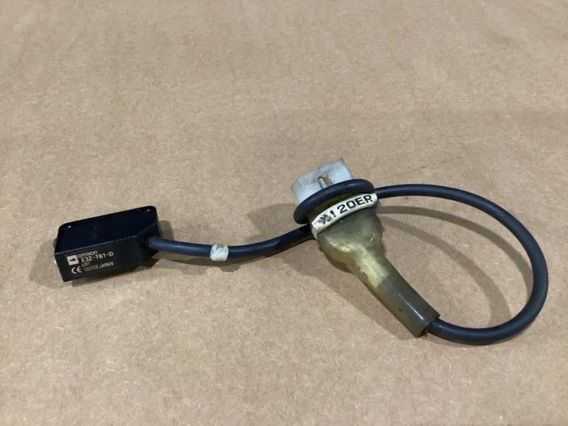 Датчик Omron E3Z-T61-D Sensor 12 To 24 VDC