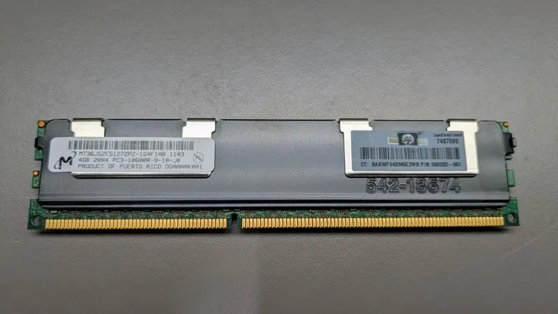 Модуль памяти 4GB HP Micron MT36JSZF51272PZ-1G4F1AB DDR3 SERVER ECC Registered 5
