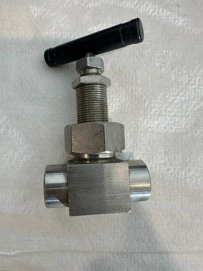 Клапан Swagelok Blowdown Needle Valve SS-6DBF6 3/8" FEMALE NPT