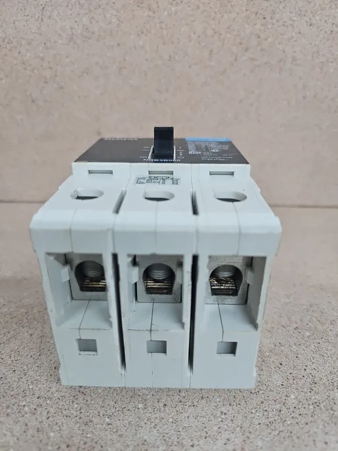 Автоматический выключатель Siemens NGB3B060 Molded Case Circuit Breaker 3 Pole 6 — фото лота 1