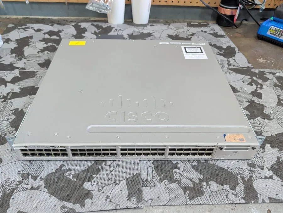 Коммутатор Cisco Catalyst WS-C3850-48T 48 Ports C3850-NM-10G Switch