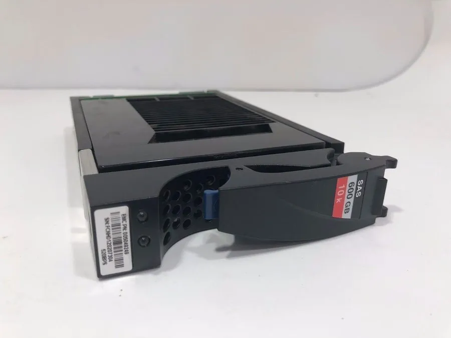 Жёсткий диск EMC V3-VS10-600 600GB 005050382 005051485 10K SAS 2.5"-3.5" HDD Har