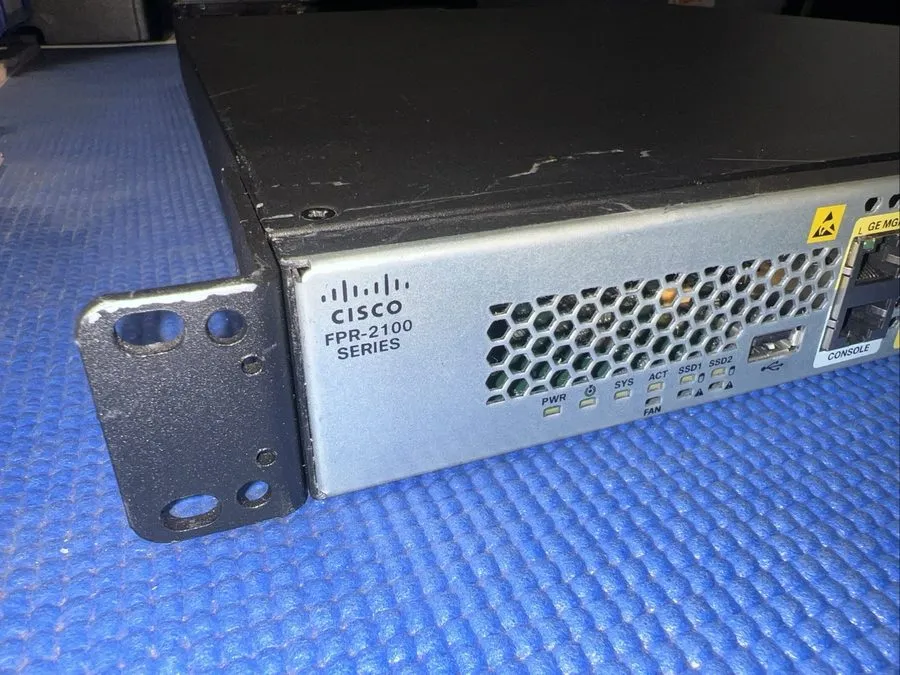 Межсетевой экран Cisco FPR-2110 V01 FirePower Security Appliance w/ FPR22K-SSD10