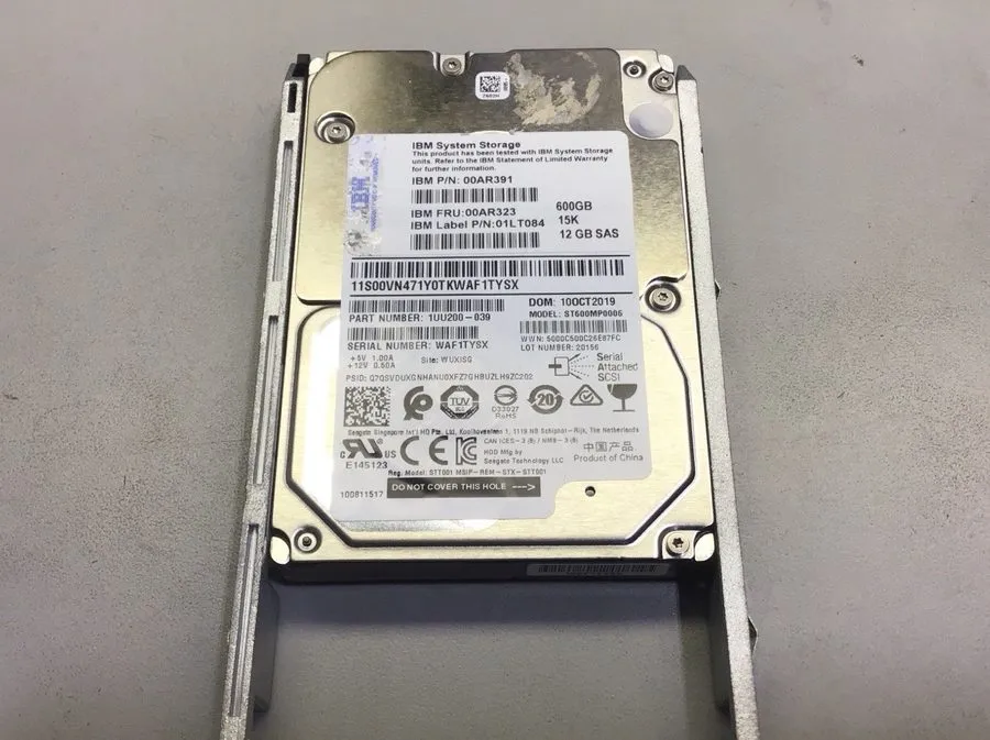 Сервер Lenovo ThinkServer 600GB 15K 12Gb SAS 2.5" HDD ST600MP0006 FRU 00XH270 Fu — фото лота 1