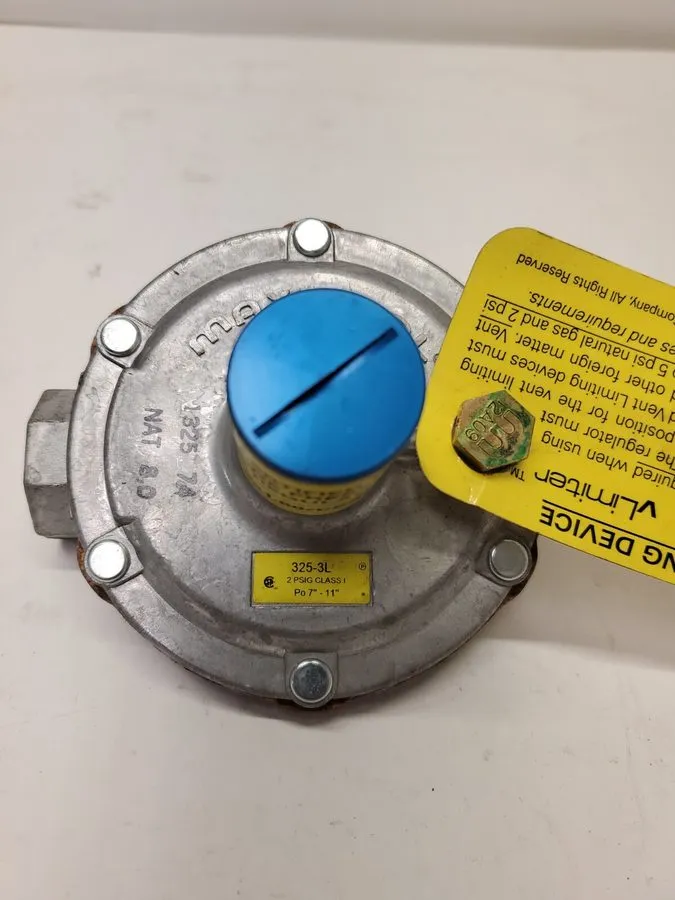 Трубопроводная арматура Maxitrol 325-3L 1/2" Gas Line Pressure Regulator CSA/ANS