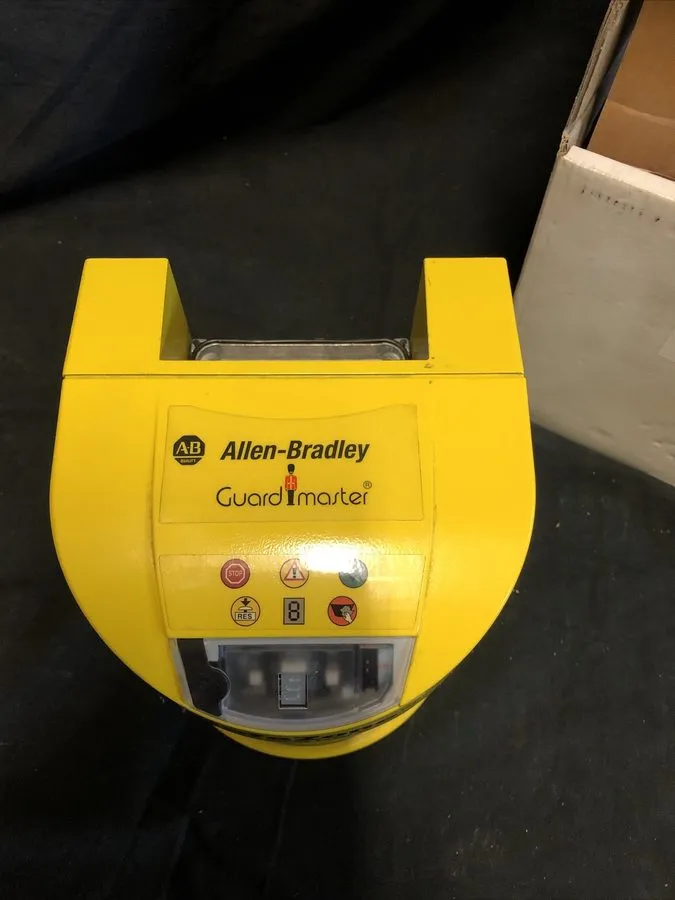 Реле безопасности Allen-Bradley 442-SFZNMZ Guardmaster SafeZone Multizone Scan H — фото лота 2