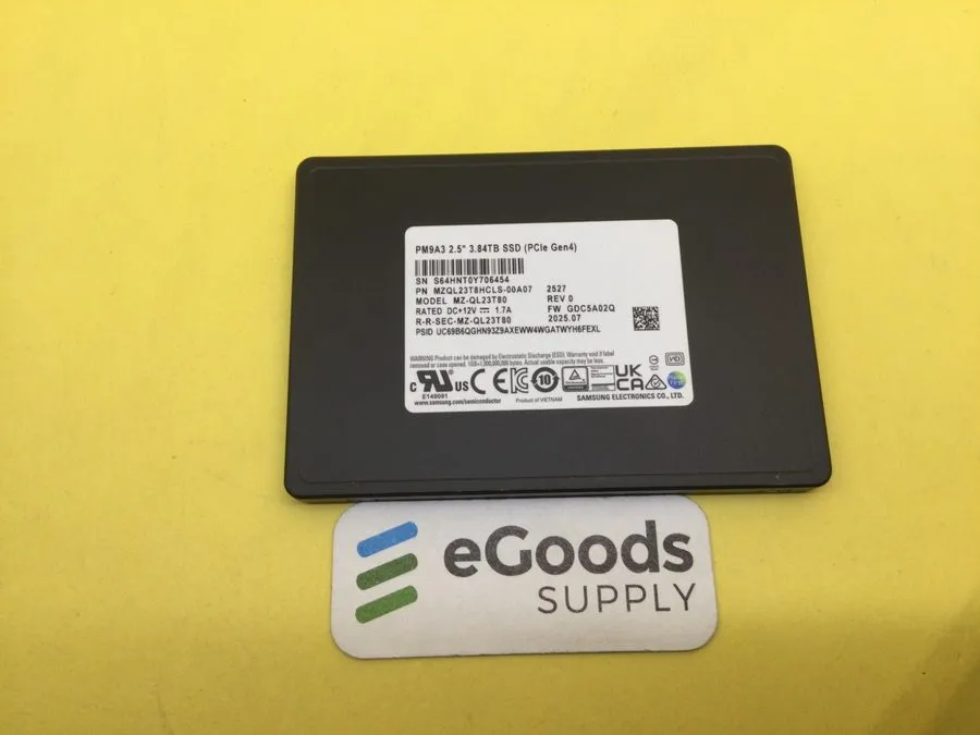 SSD-накопитель MZ-QL23T80 Samsung PM9A3 Series 3.84TB PCI-E NVMe U.2 2.5 SSD MZQ