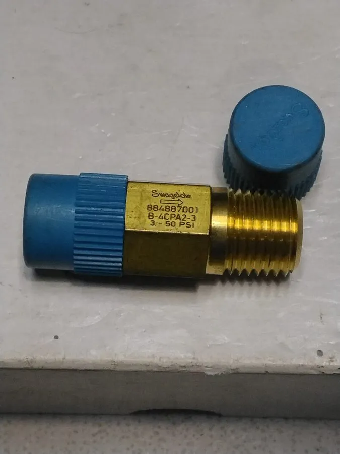 Клапан Swagelok B-4CPA2-3 Brass 1-Piece Poppet Check Valve FNSP — фото лота 1