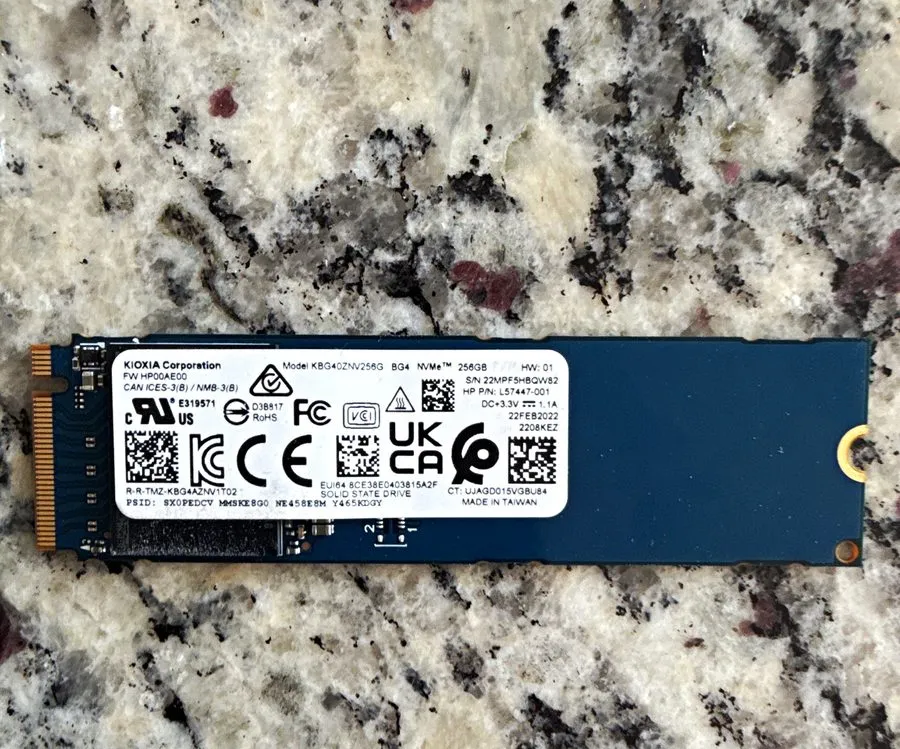 SSD-накопитель Kioxia BG4 256GB NVMe SSD Solid State Drive KBG40ZNV256G