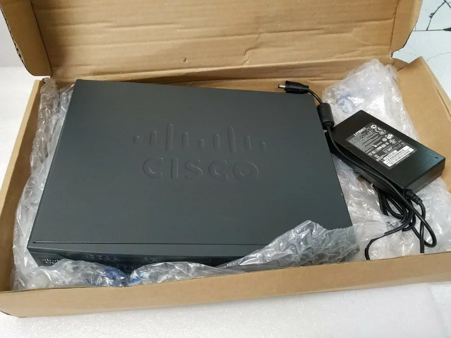 Маршрутизатор Cisco C887VAM-K9 Router 4-Port Switch