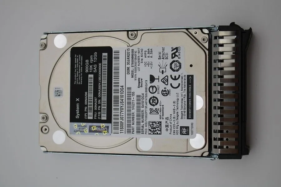 Сервер Lenovo 900GB ThinkSystem 00NA297 00NA296 2.5" 10K SAS 12Gb/s Hot Swap HDD