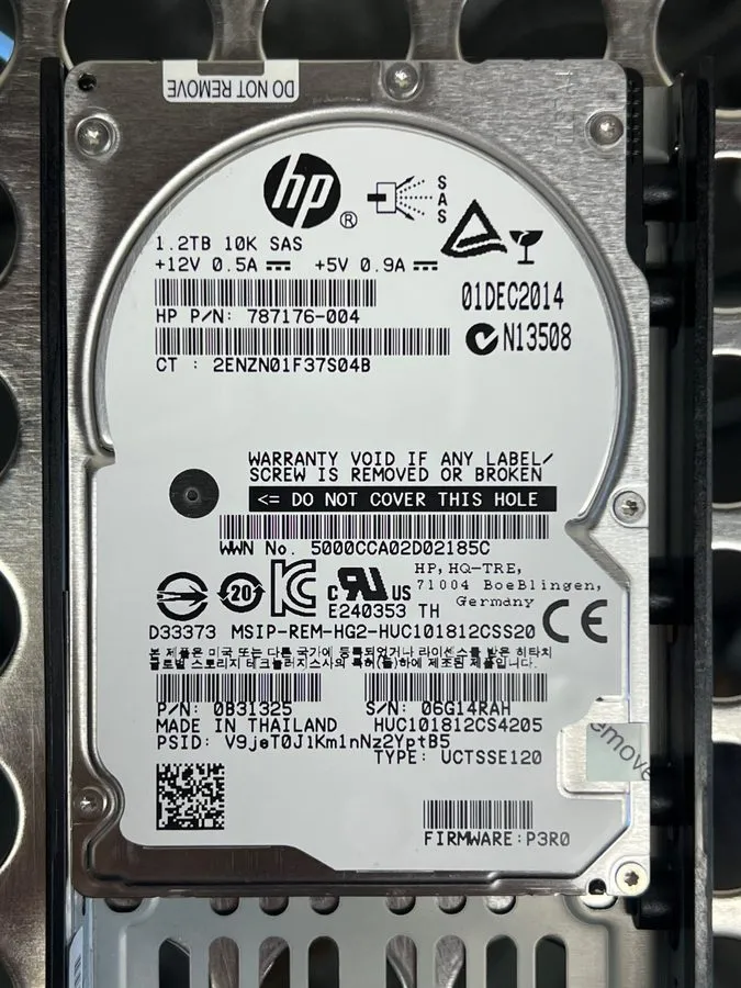 Жёсткий диск HP 787176-004 1.2TB 10K SAS 12Gb/s 2.5" Hard Drive HGST HUC101812CS — фото лота 1