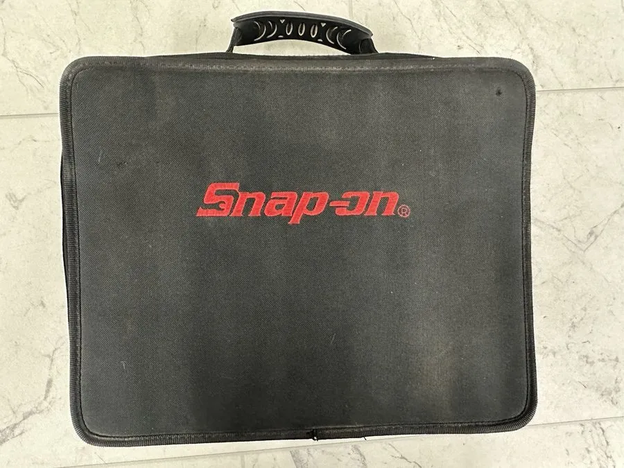 Диагностический сканер SNAP ON EESC332A SCANNER AND LEADS IN BLACK CASE WITH ORI